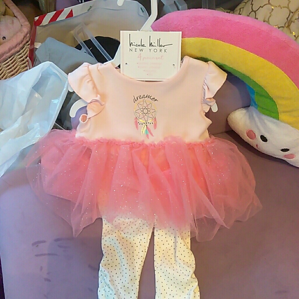 Nicole Miller outfit